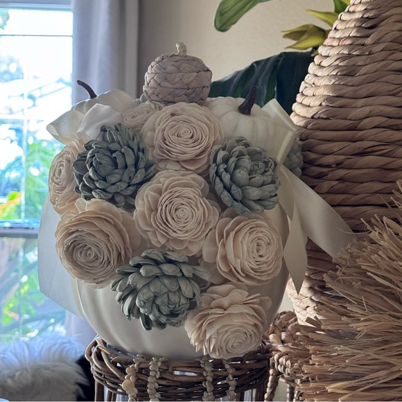 LISTING NOW! - Picture 5 of 7